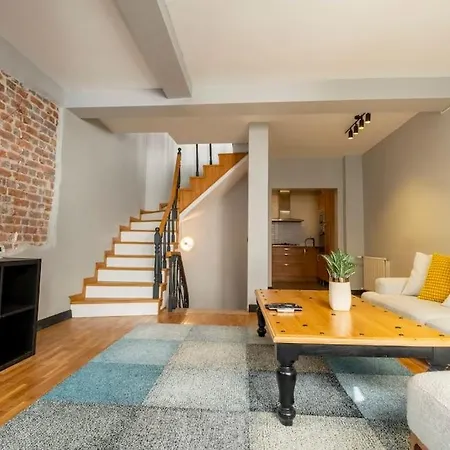 Apartment Fourlex House With Central Location *