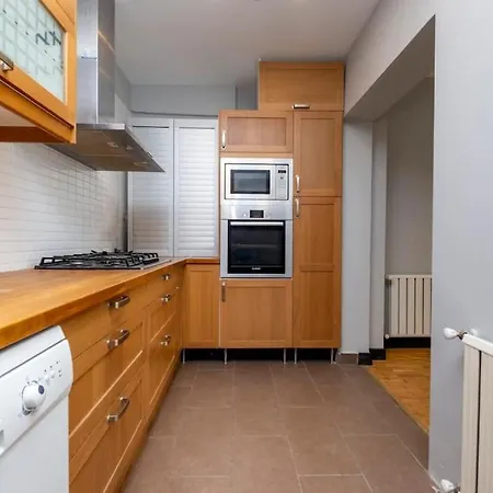Fourlex House With Central Location Apartment *