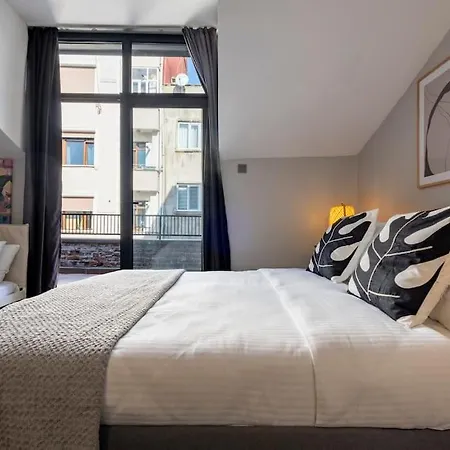 Apartment Fourlex House With Central Location *